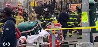 New York : au moins 16 blessés dans une fusillade dans le métro à Brooklyn, des engins explosifs retrouvés