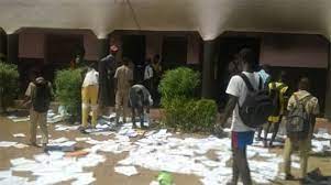 Lycée de Yoff : ce que risquent les élèves qui ont vandalisé les salles de classes pour fêter la fin de l’année scolaire