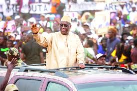 Elections législatives : voici le montant décaissé par le président Macky Sall pour financer la campagne électorale de Bby