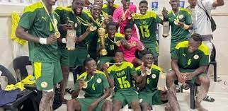 Reçus au palais : Les Lions du Beach Soccer exposent leurs doléances à Macky Sall