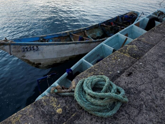 Trois Bateaux Avec 300 Migrants Sénégalais, Dont Des Enfants, Disparaissent