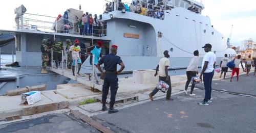 EMIGRATION CLANDESTINE : QUELQUE 184 CANDIDATS CONDUITS À LA BASE NAVALE AMIRAL FAYE GASSAMA (MARINE)