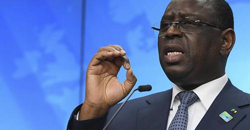 Le président du Sénégal, Macky Sall, met en lumière le problème de l’émigration clandestine et interpelle l’armée sur sa gestion.