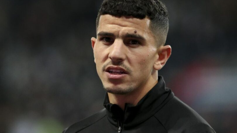 Ligue 1 : L’OGC Nice Scelle Définitivement L’avenir De Youcef Atal