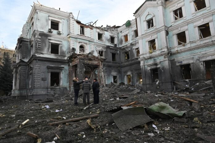 Ukraine – Russie : Le Bilan D’une Frappe Russe Sur Kharkiv Mardi Monte À 11 Morts