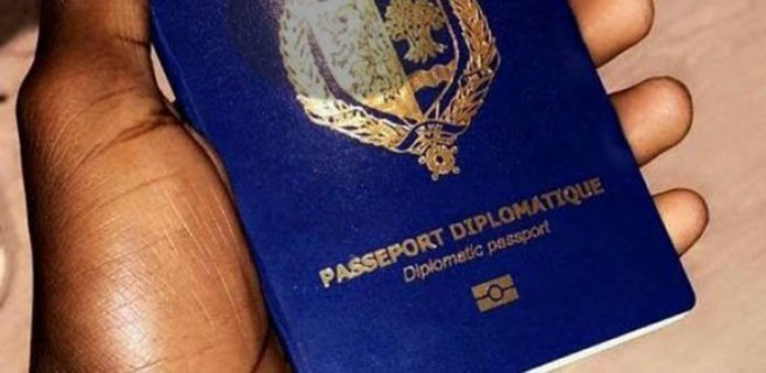 130 passeports diplomatiques seront retirés