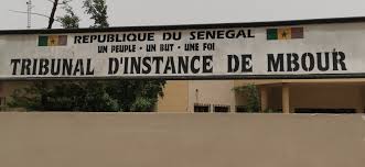 Abus de confiance : un Français de 80 ans traine sa concubine sénégalaise de 39 ans en justice